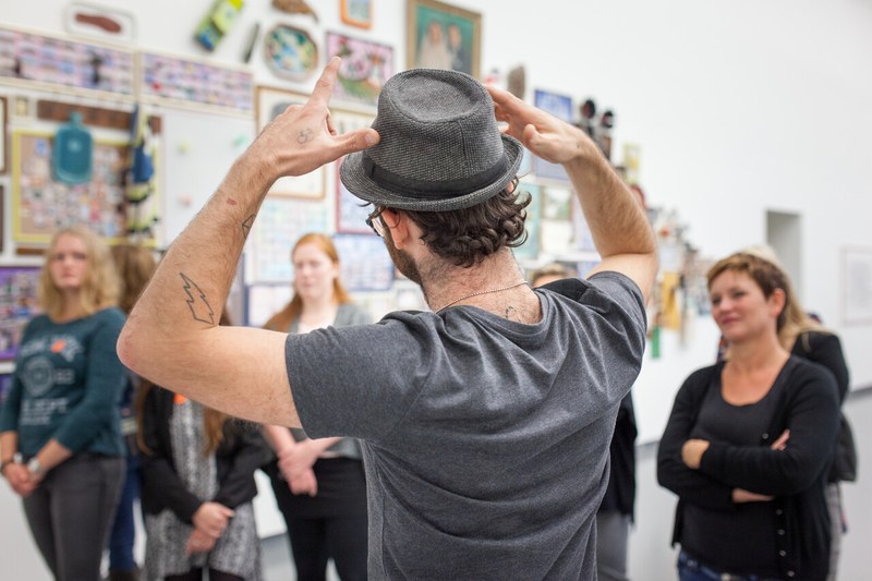 Guided tour in sign language